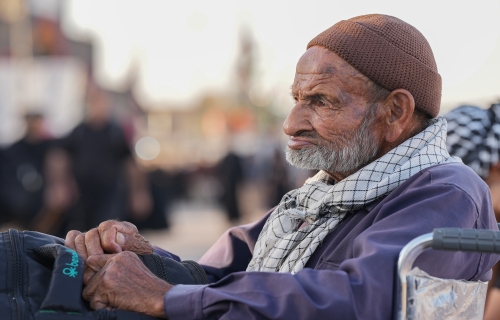 تمشي إليك توسلاً خطواتي وأعدها إذ أنها حسناتي