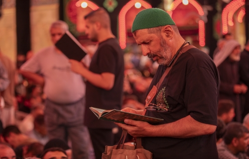 أجواء الزيارة في ليلة الجمعة عند مرقد الإمام الحسين (ع)